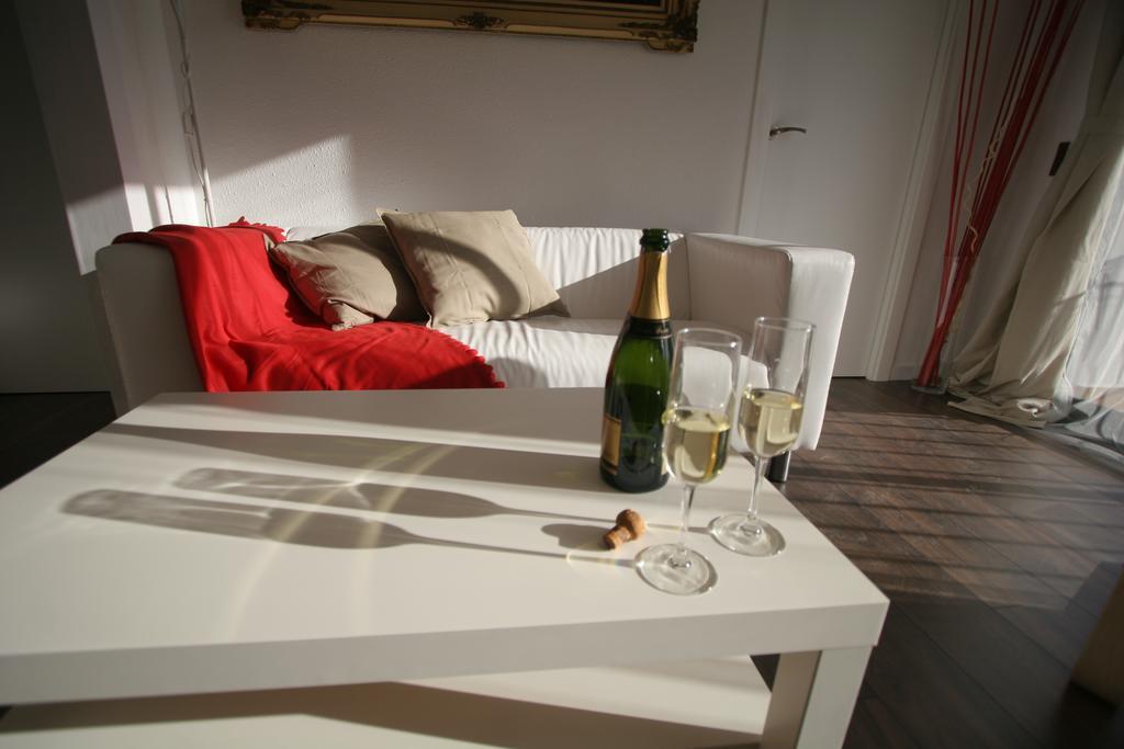 Near Clot & Sagrada Familia Apartment Barcelona Room photo