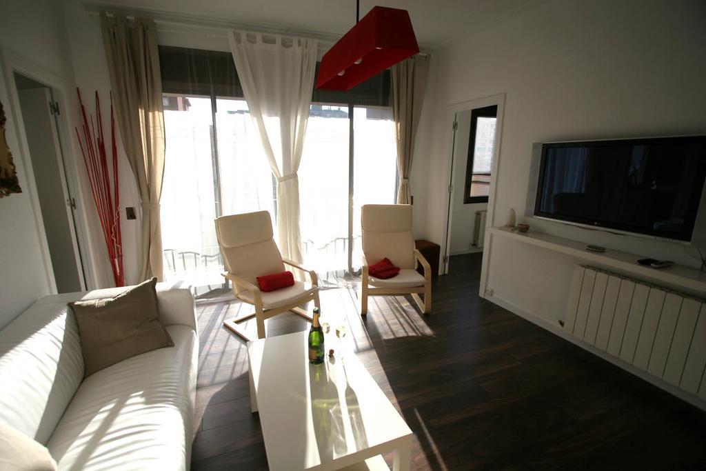 Near Clot & Sagrada Familia Apartment Barcelona Exterior photo